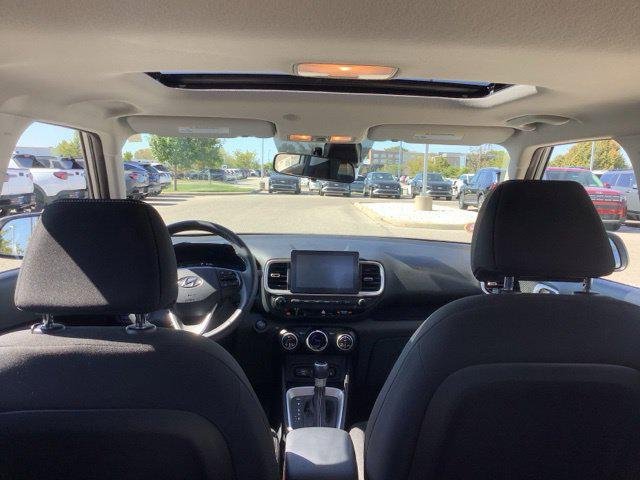New 2026 Shimmering Silver Hyundai SEL image 10