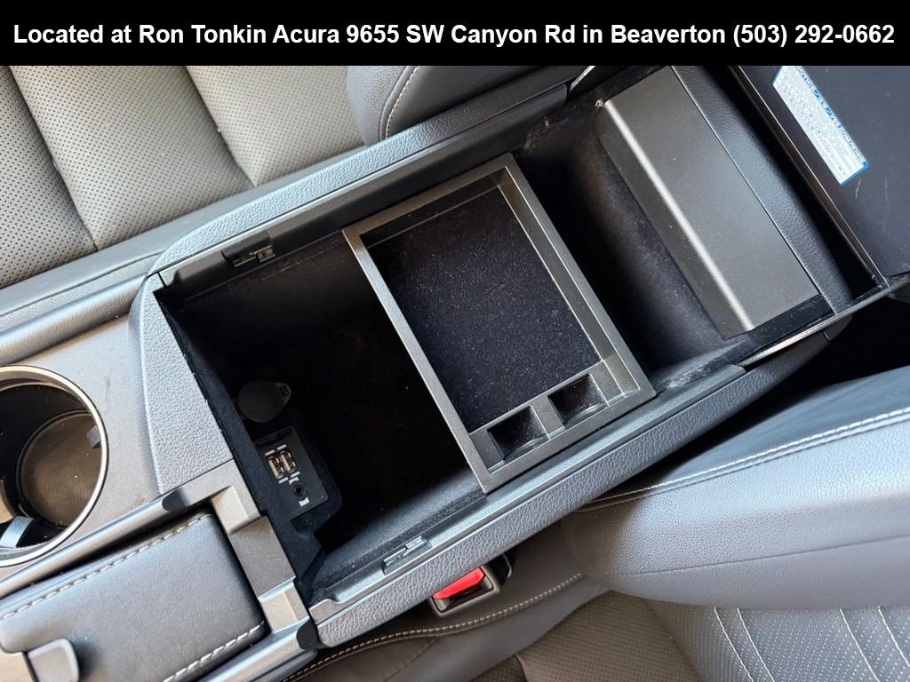 Used 2019 Atomic Silver Lexus 300h image 25