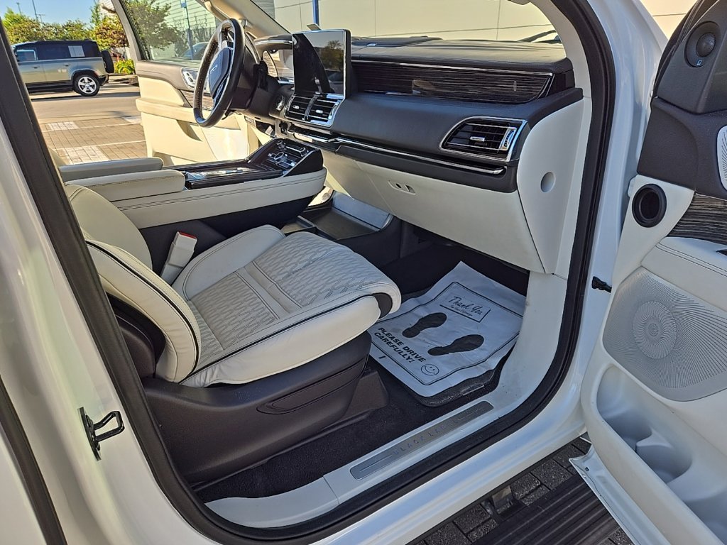 Used 2022 White Metallic Lincoln Black Label image 20