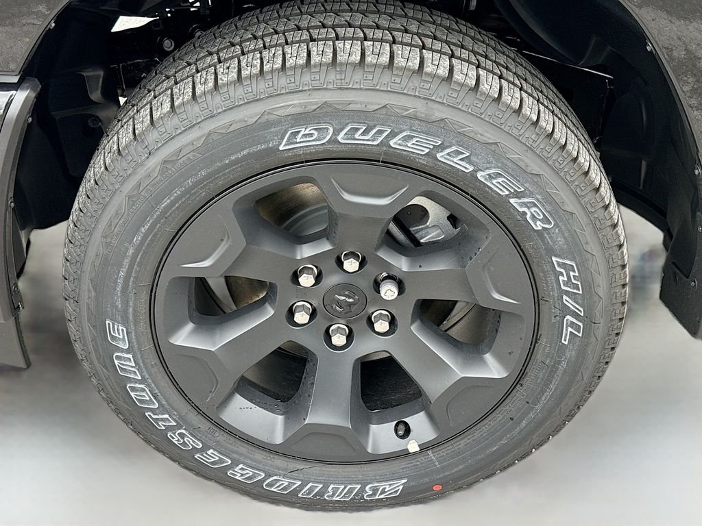 New 2026 Diamond Black Crystal Pearl-Coat Exterior Paint RAM Express image 9