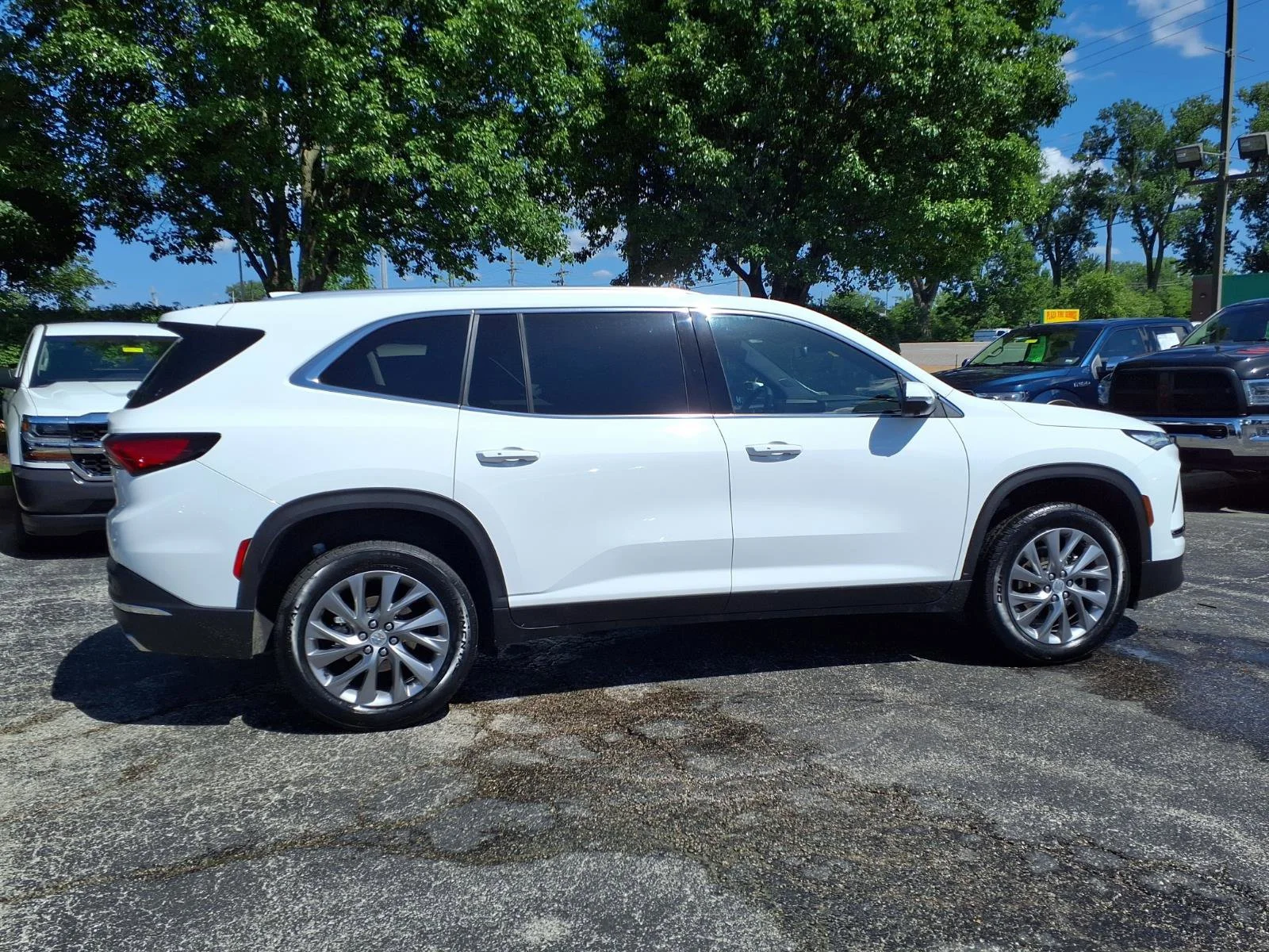 Certified Used 2025 Summit White Buick Preferred image 32