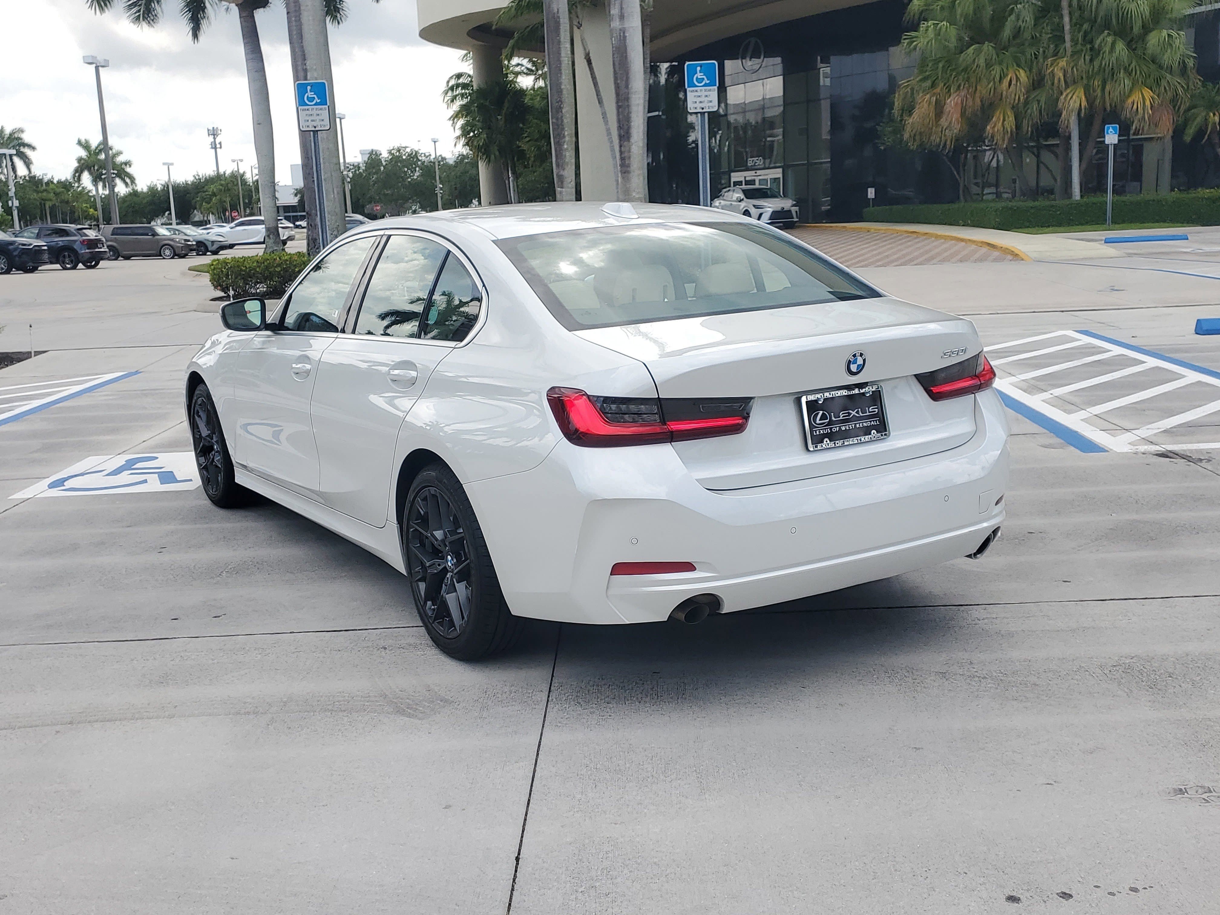 Used 2025 White Metallic BMW 330i image 8