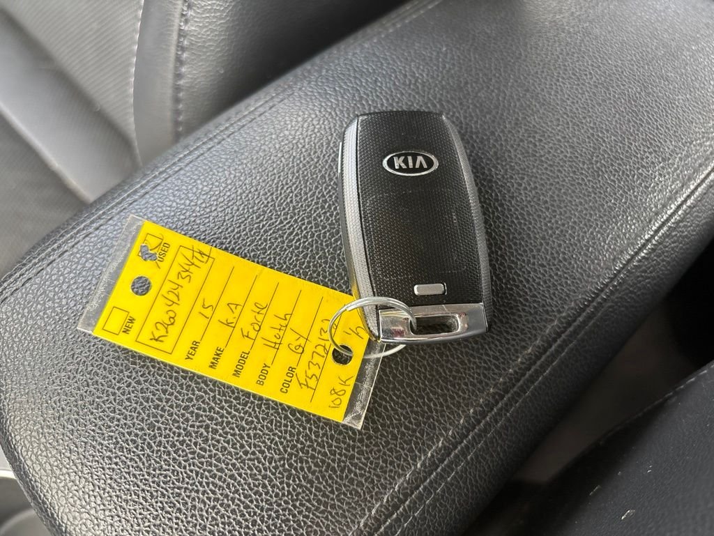 Used 2015 Gray Kia EX image 33