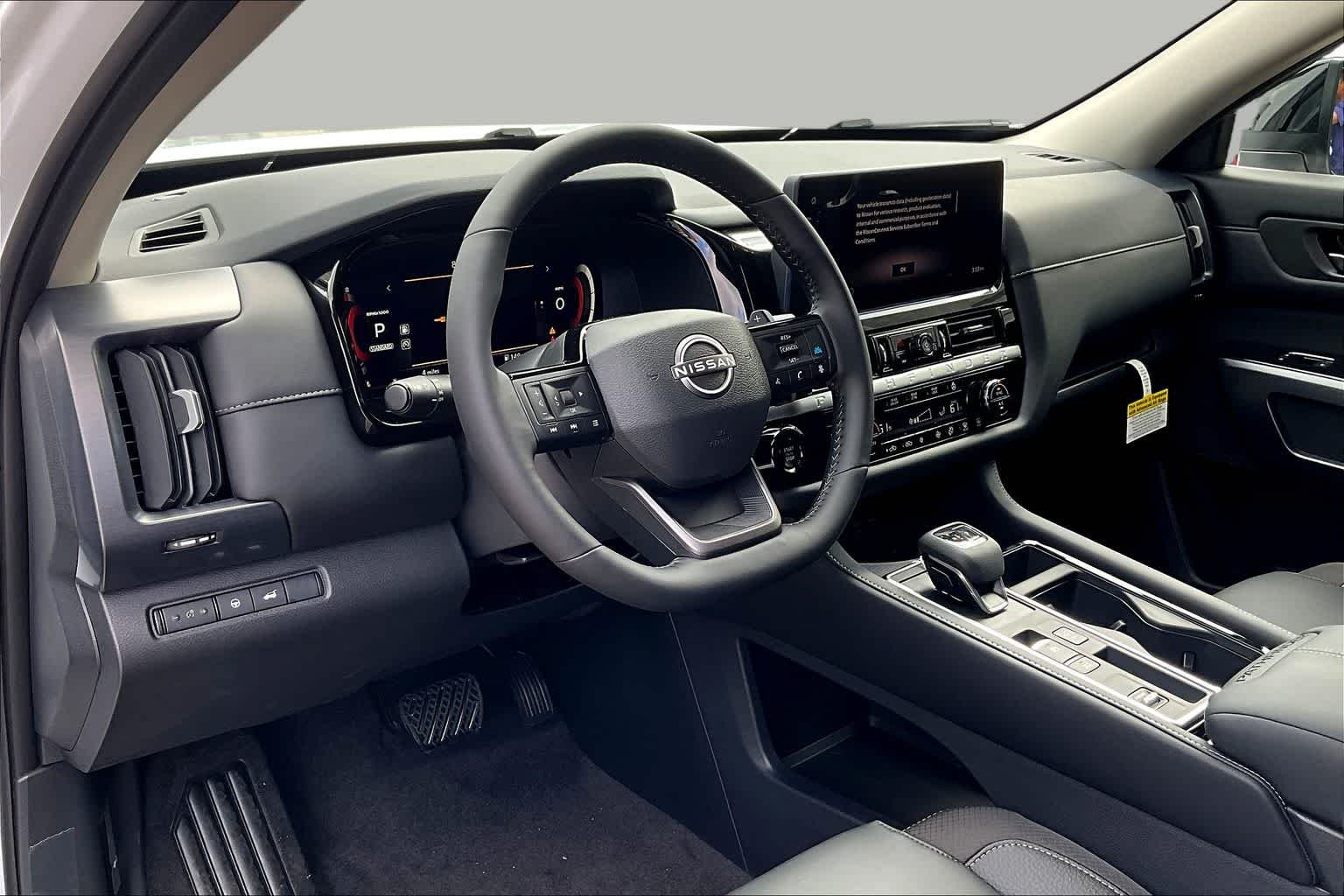 New 2026 Everest White Pearl Tricoat Nissan SL image 10