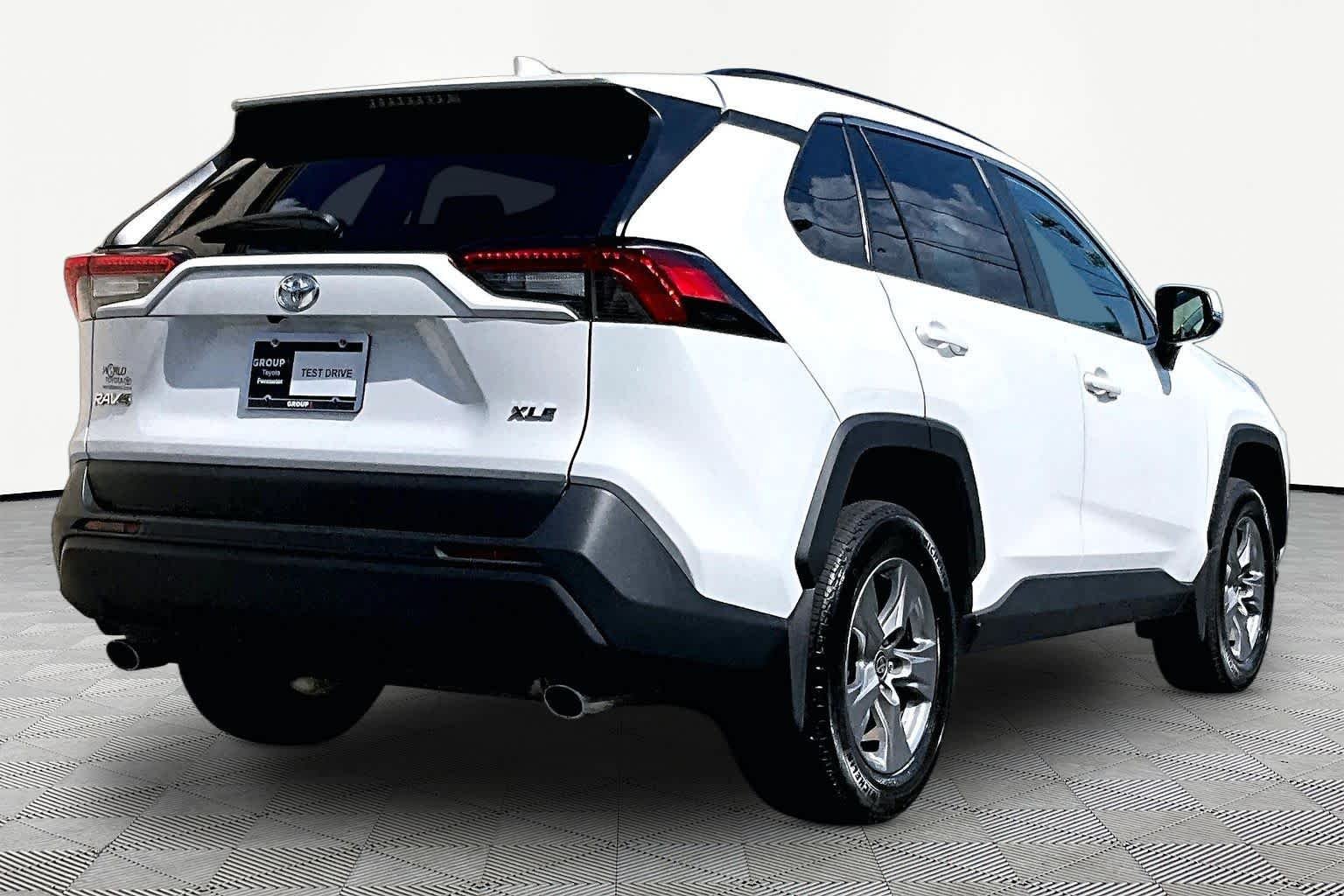 Used 2024 Ice Cap Toyota XLE image 13