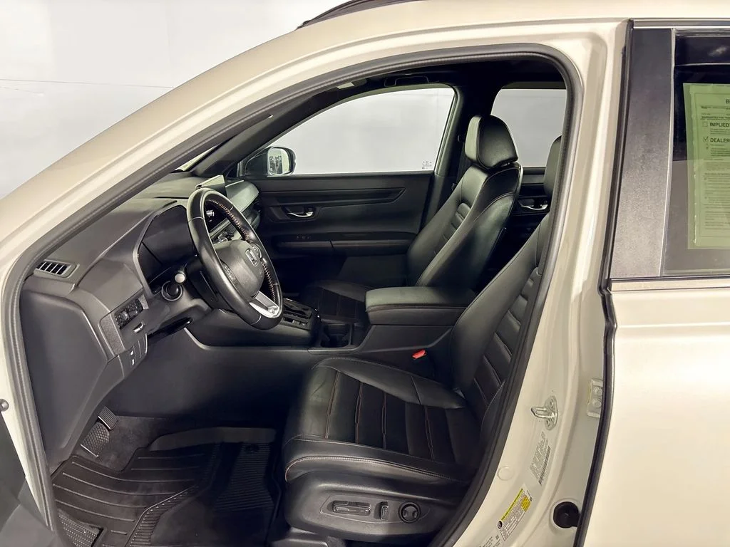 Used 2025 Platinum White Pearl Honda Sport-L image 11