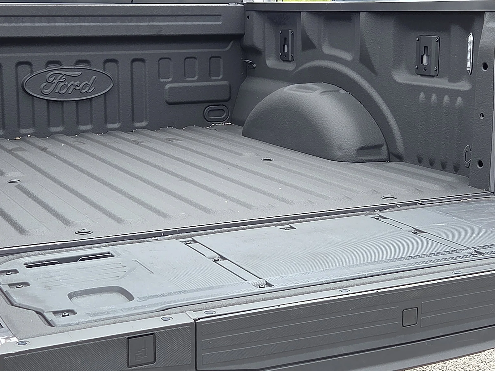 Used 2021 Carbonized Gray Metallic Ford LARIAT image 9
