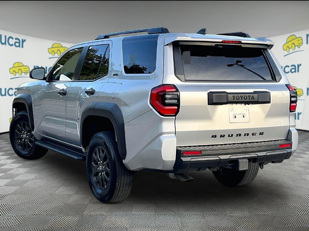 Used 2025  Toyota SR5 image 4