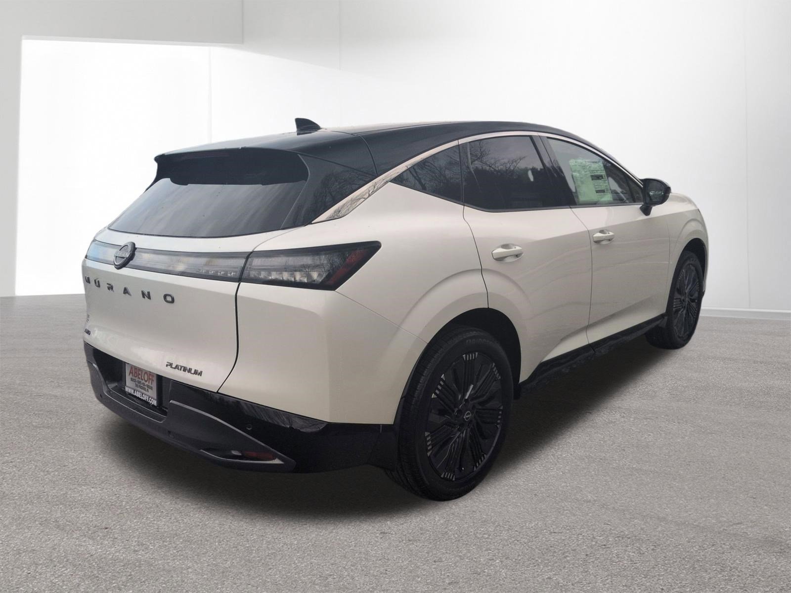 New 2026 Everest White Pearl TriCoat / Super Black Two-tone Nissan Platinum image 5