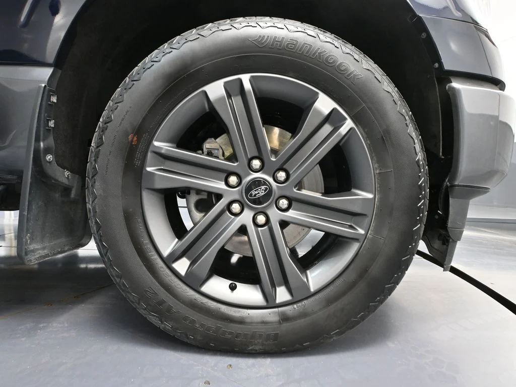 Used 2023 Blue Ford XLT image 18