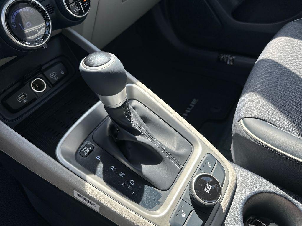 New 2026 White Hyundai SEL w/Two-Tone Roof image 14
