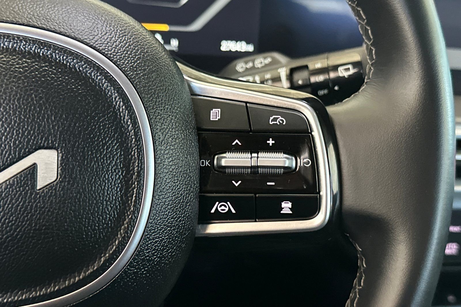 Used 2024 White Kia X-Line SX image 28
