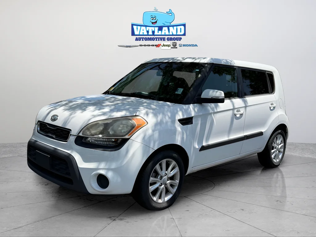 Used 2012 Clear White Kia Plus image 20