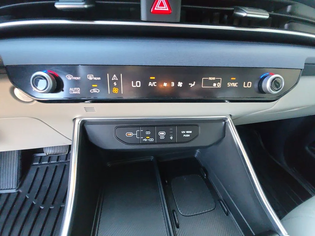 Used 2026 White Kia EX image 23
