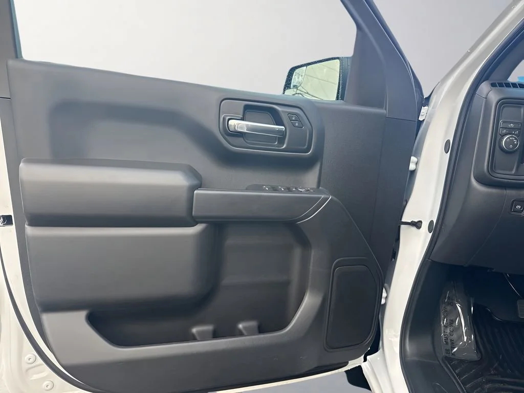 Used 2026 Summit White Chevrolet Custom image 25