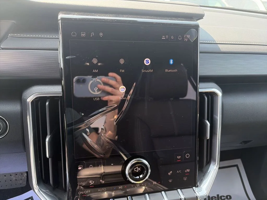 New 2026 Sterling Metallic GMC Elevation image 16