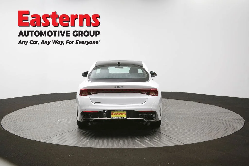 Used 2022 White Kia EX image 37