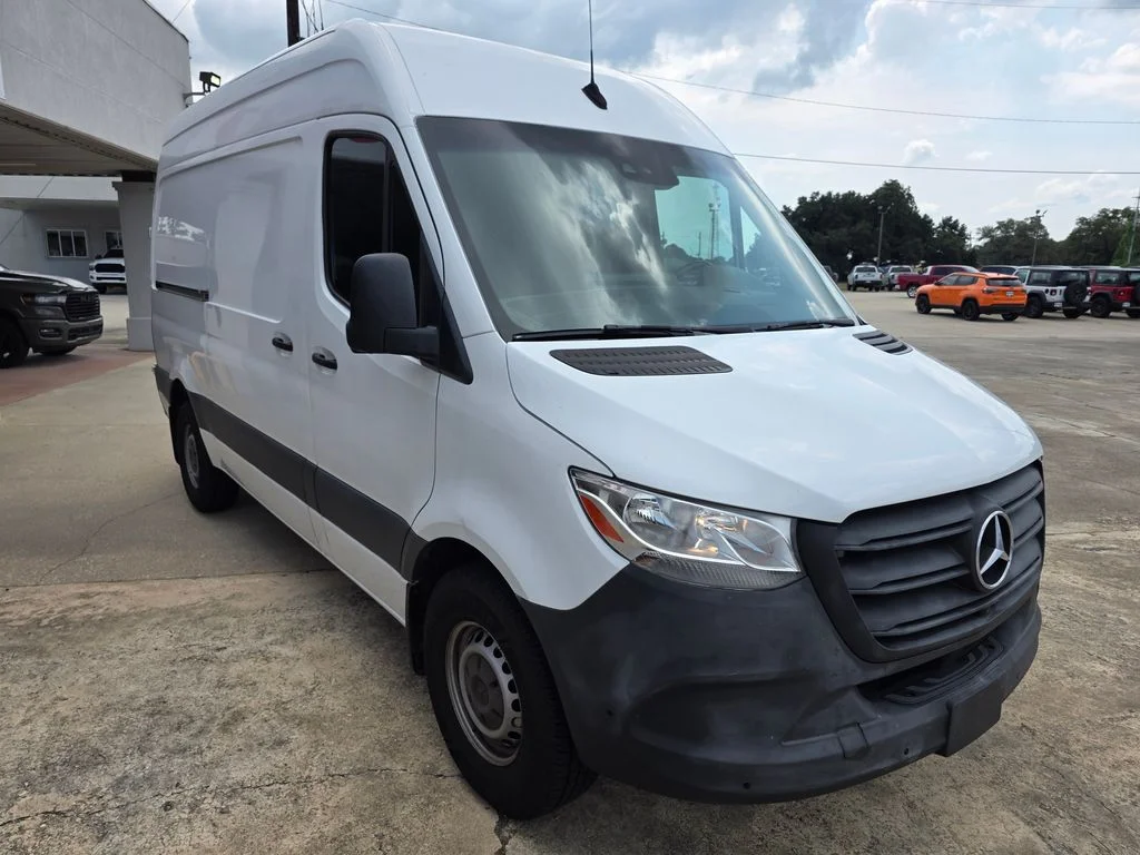 Used 2021 White Mercedes-Benz Cargo 144 WB image 10