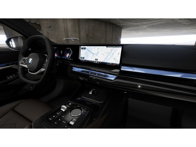 New 2027 Oxide Grey Metallic BMW 530i xDrive image 14