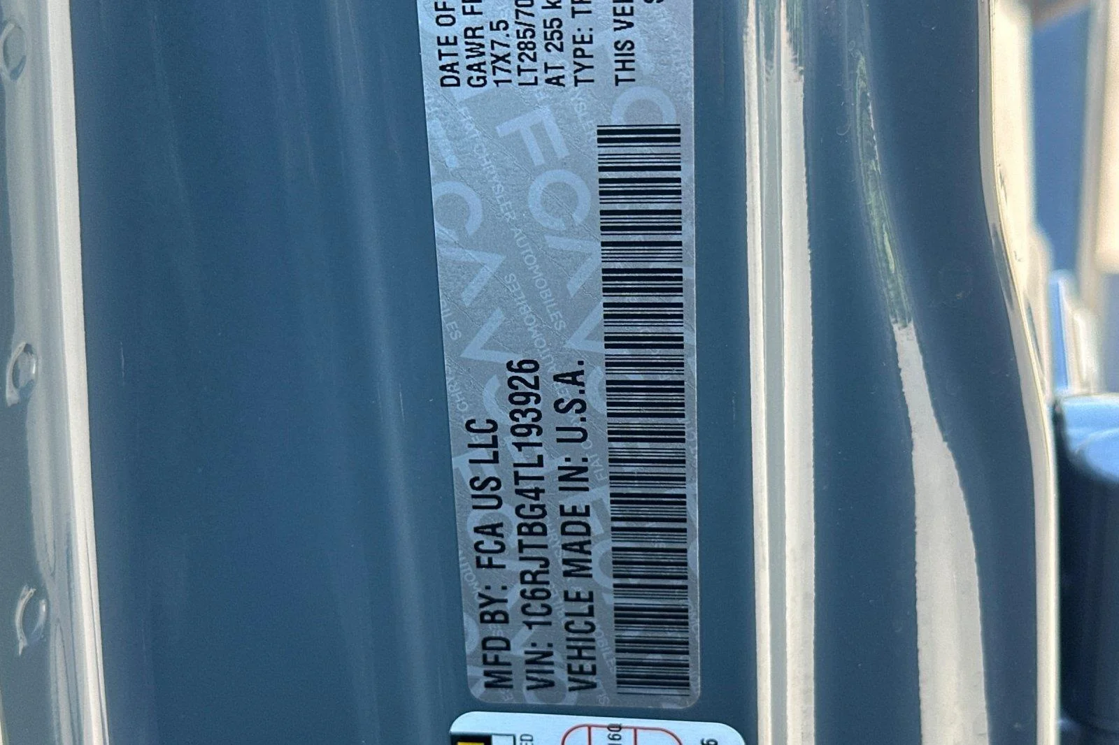 New 2026 Anvil Clear-Coat Exterior Paint Jeep Rubicon image 26