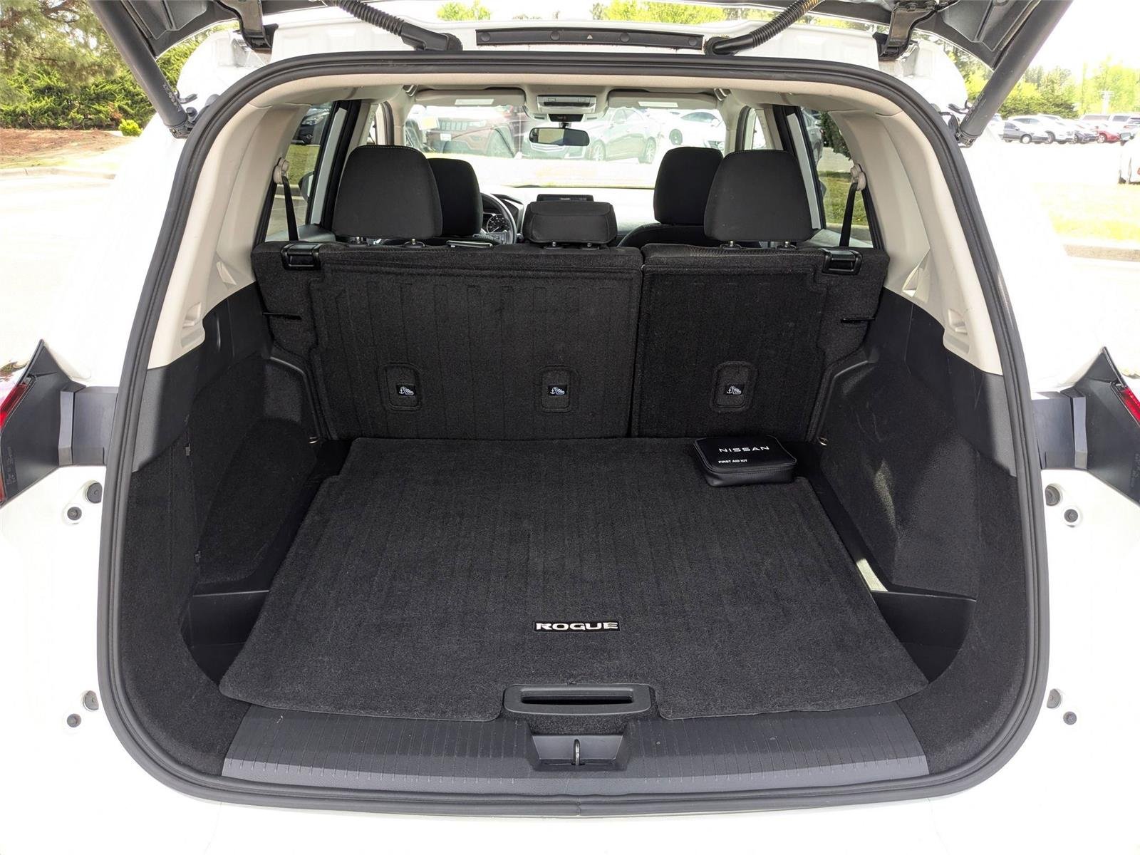 Used 2024 Everest White Pearl Nissan SV image 35