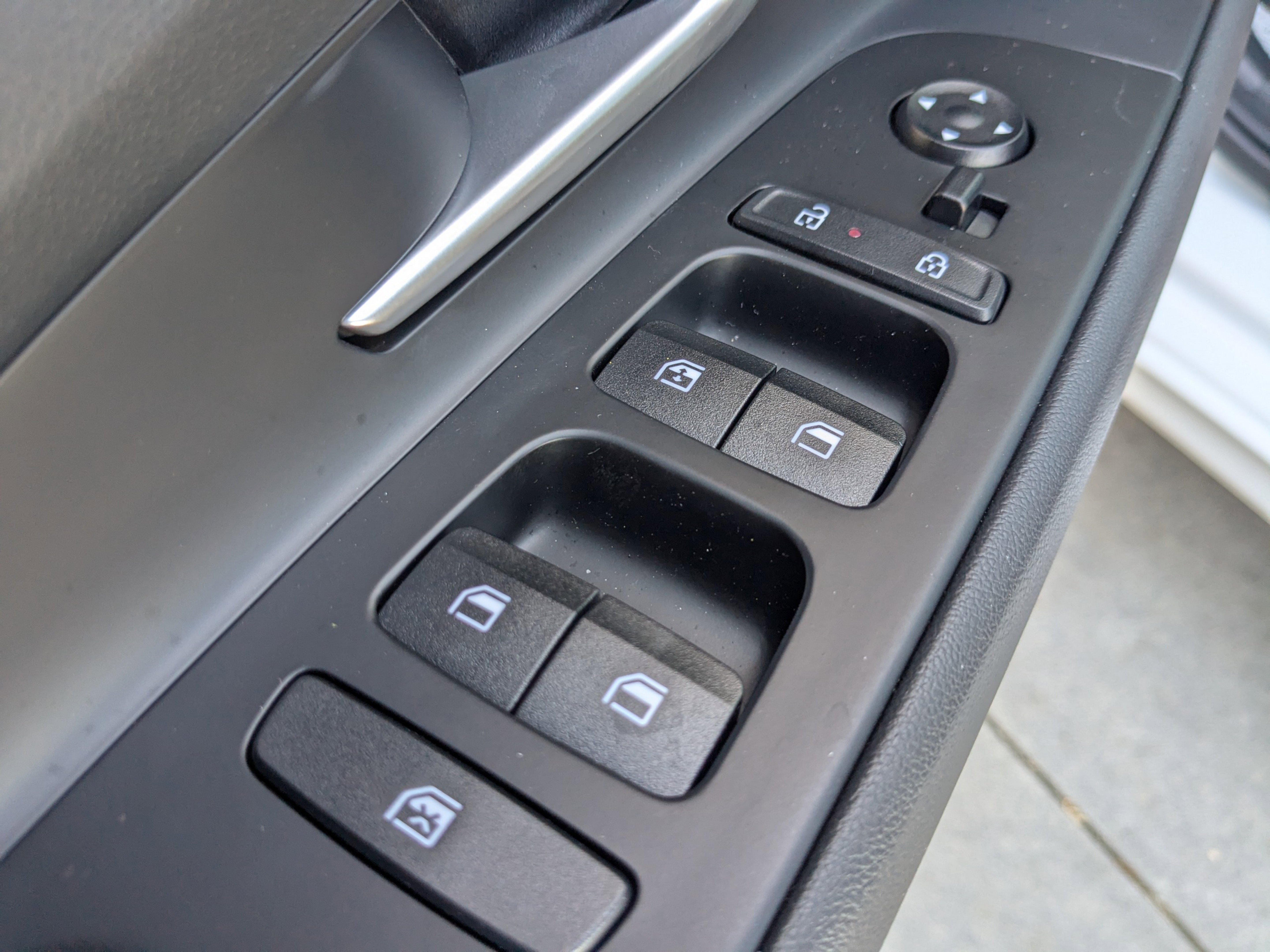 2025 Hyundai Elantra SEL - Photo 17