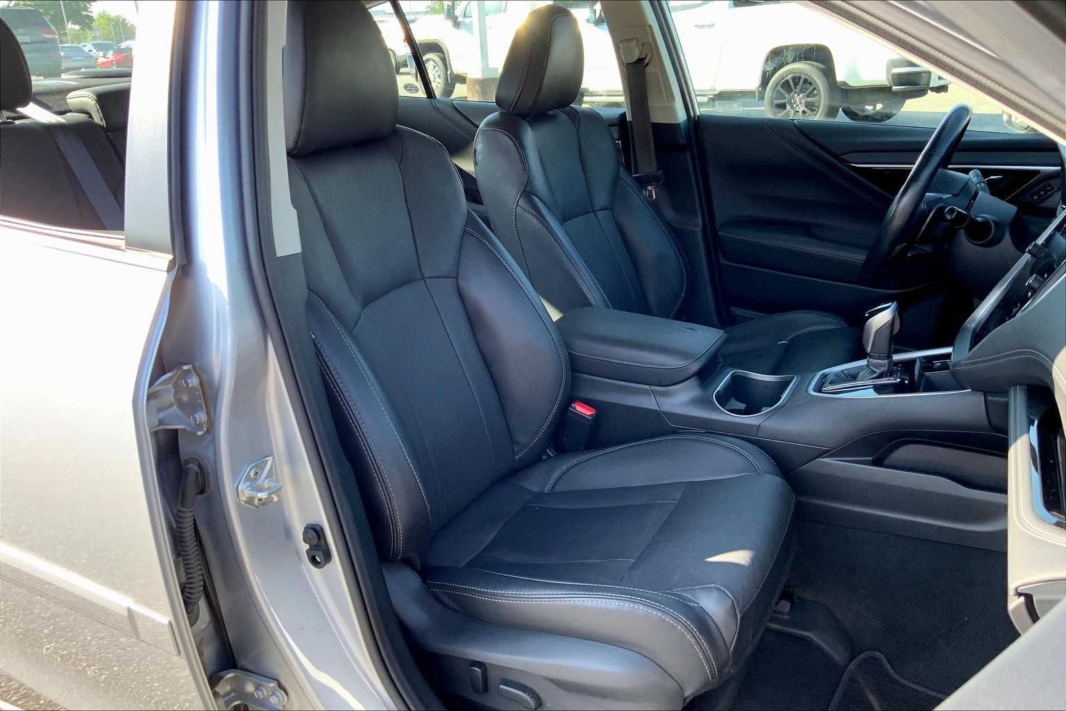 Used 2023 Ice Silver Metallic Subaru Limited image 9