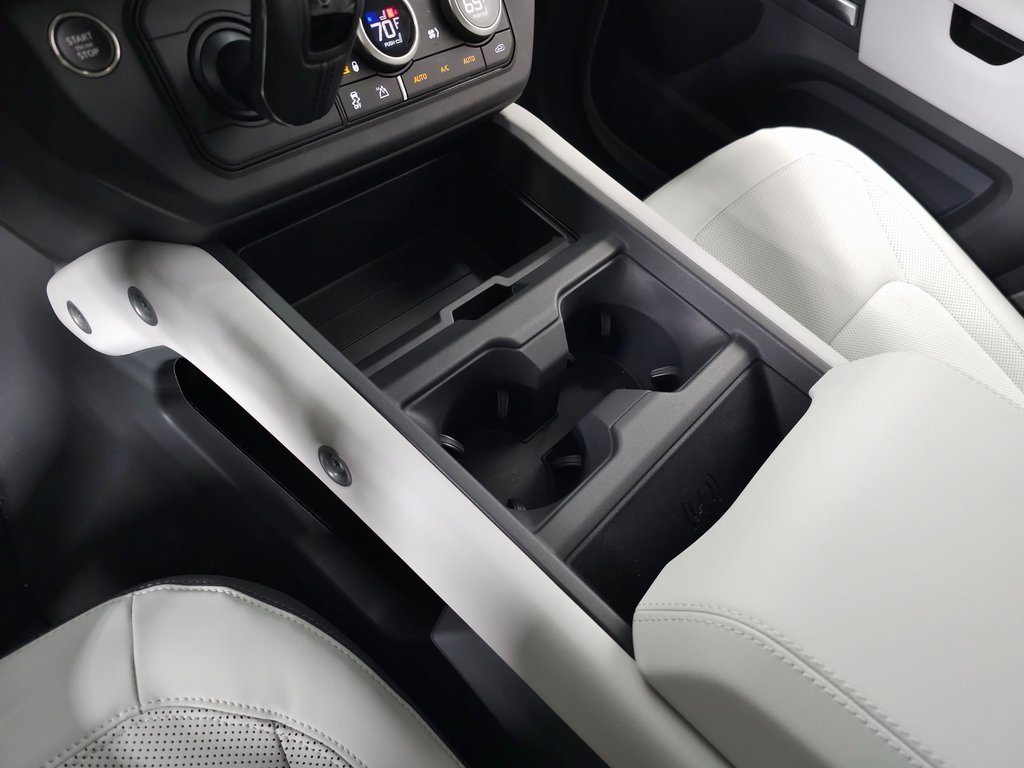 2026 LAND ROVER DEFENDER - Image 33