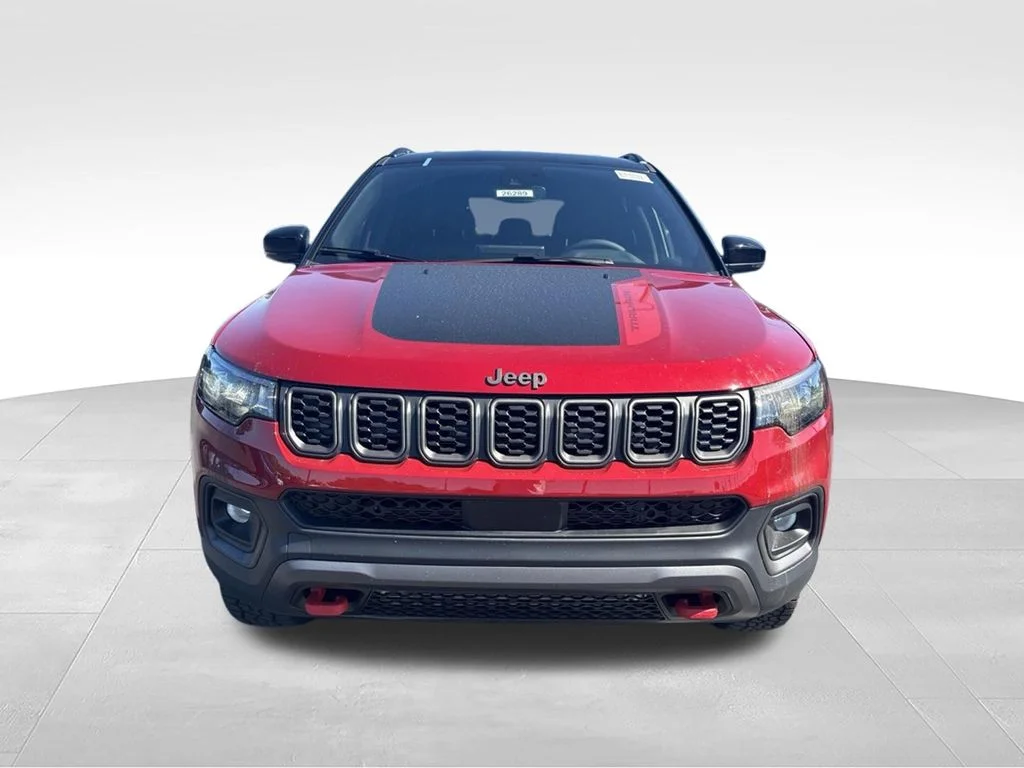 New 2026 Red Hot Pearl-Coat Exterior Paint Jeep Trailhawk image 8