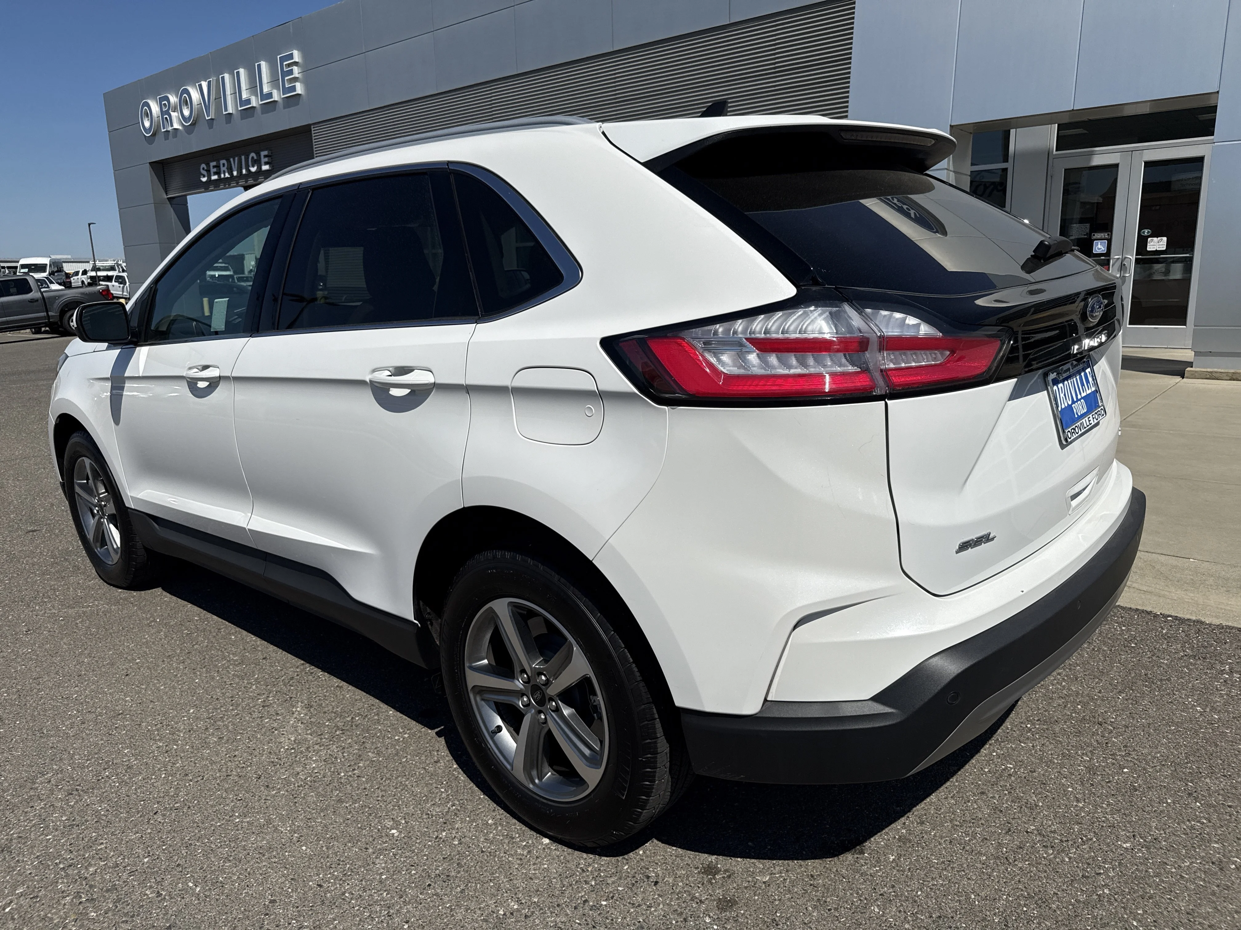 Used 2024 Star White Metallic Tri-Coat Ford SEL image 3