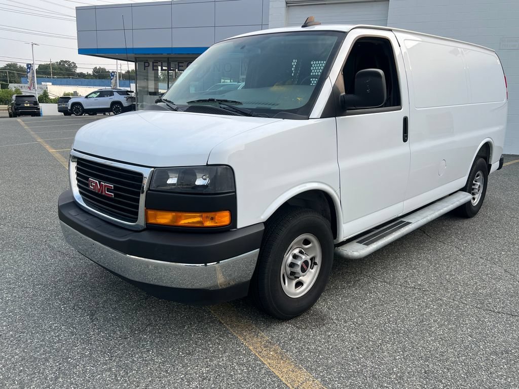 Used 2025 Summit White GMC Work Van image 11