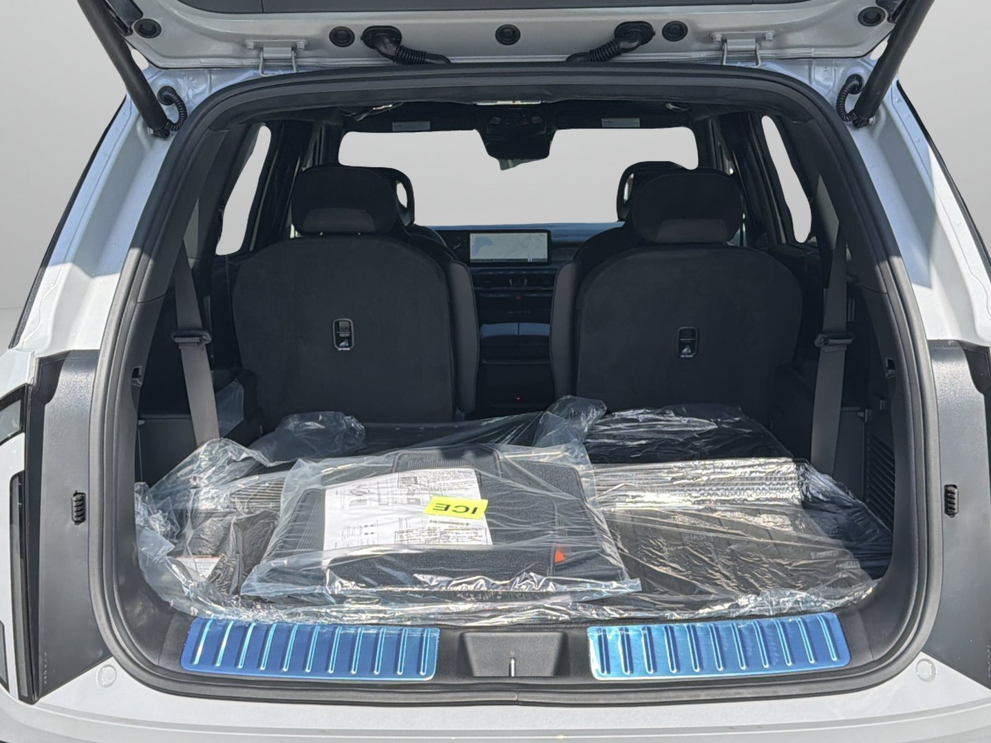 New 2027 Wolf Gray Kia X-Line SX Prestige image 27