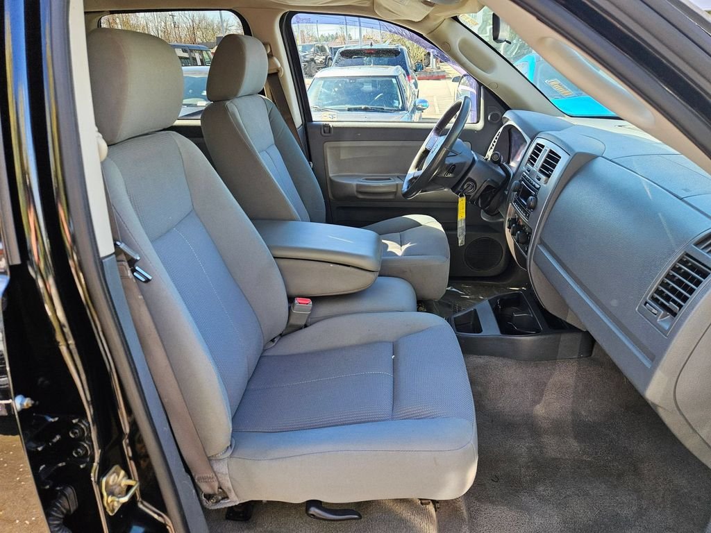 Used 2006 Black Dodge SLT image 16