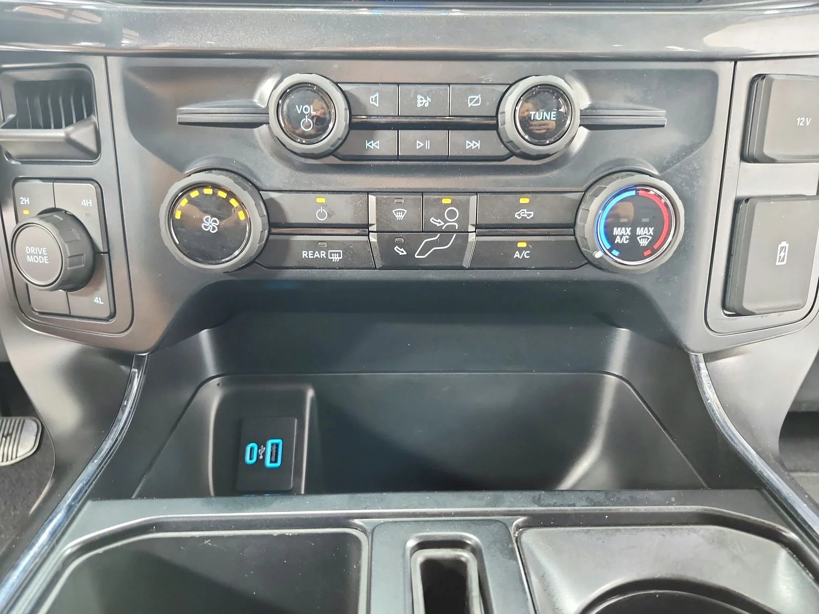 Used 2024 Carbonized Gray Metallic Ford STX image 30