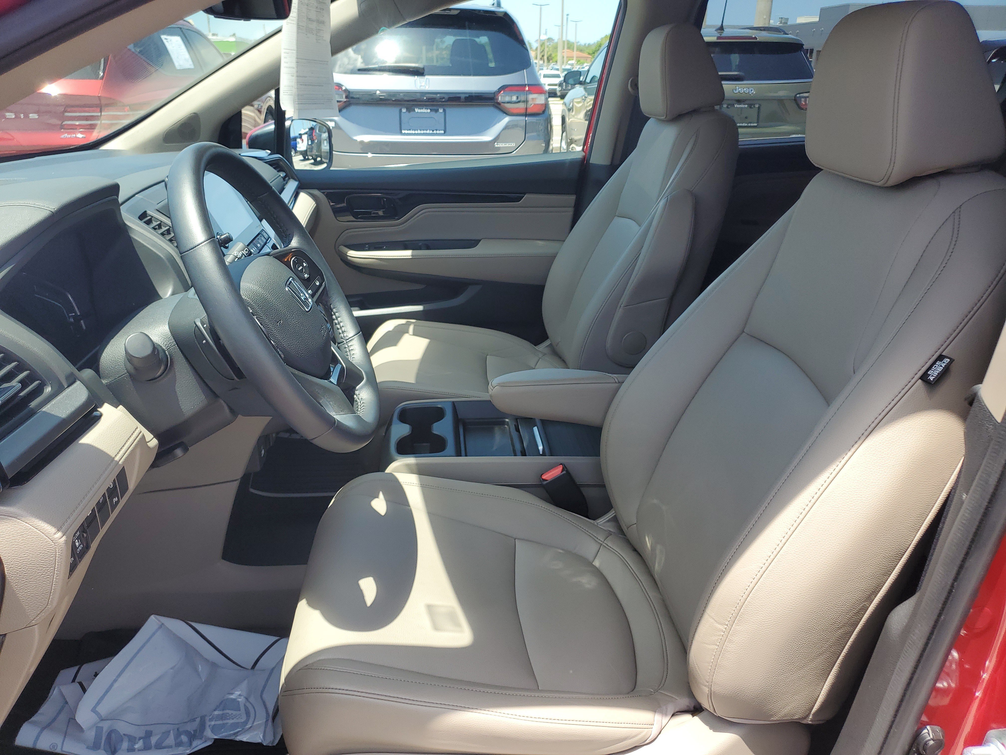 Used 2023  Honda Touring image 20