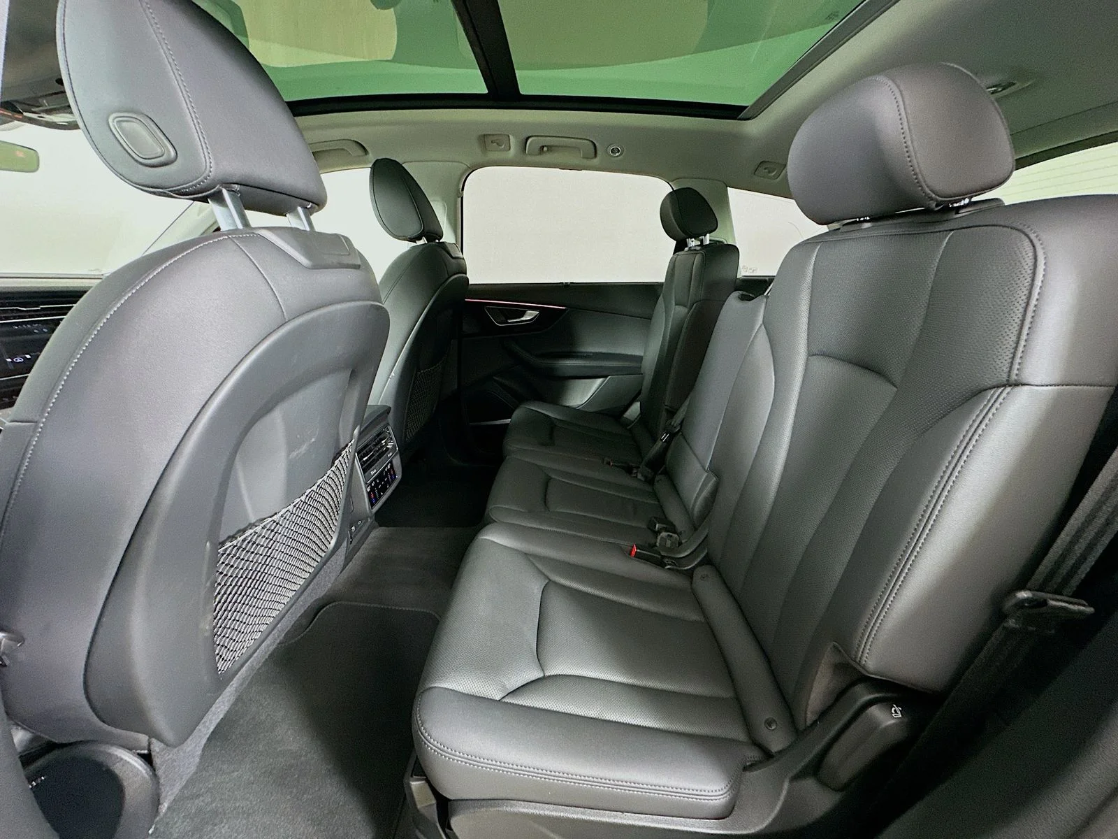 Used 2021 White Audi  image 38