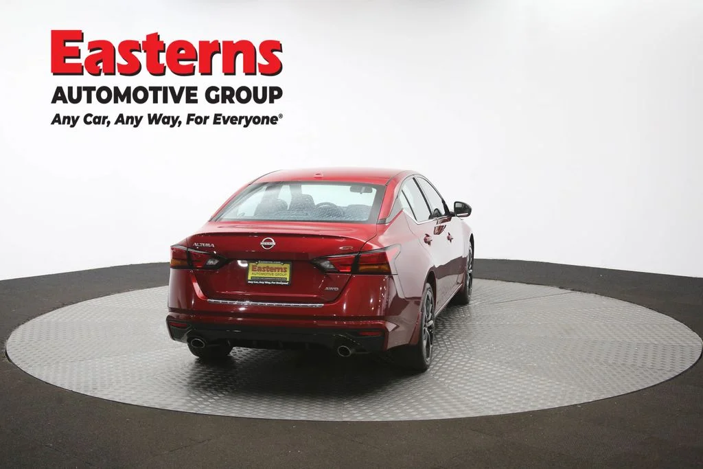 Used 2023 Red Nissan 2.5 SR image 37