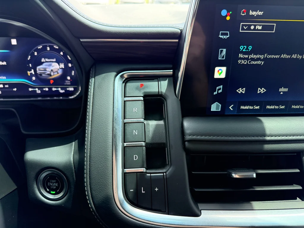 Used 2022 Summit White Chevrolet Z71 image 20