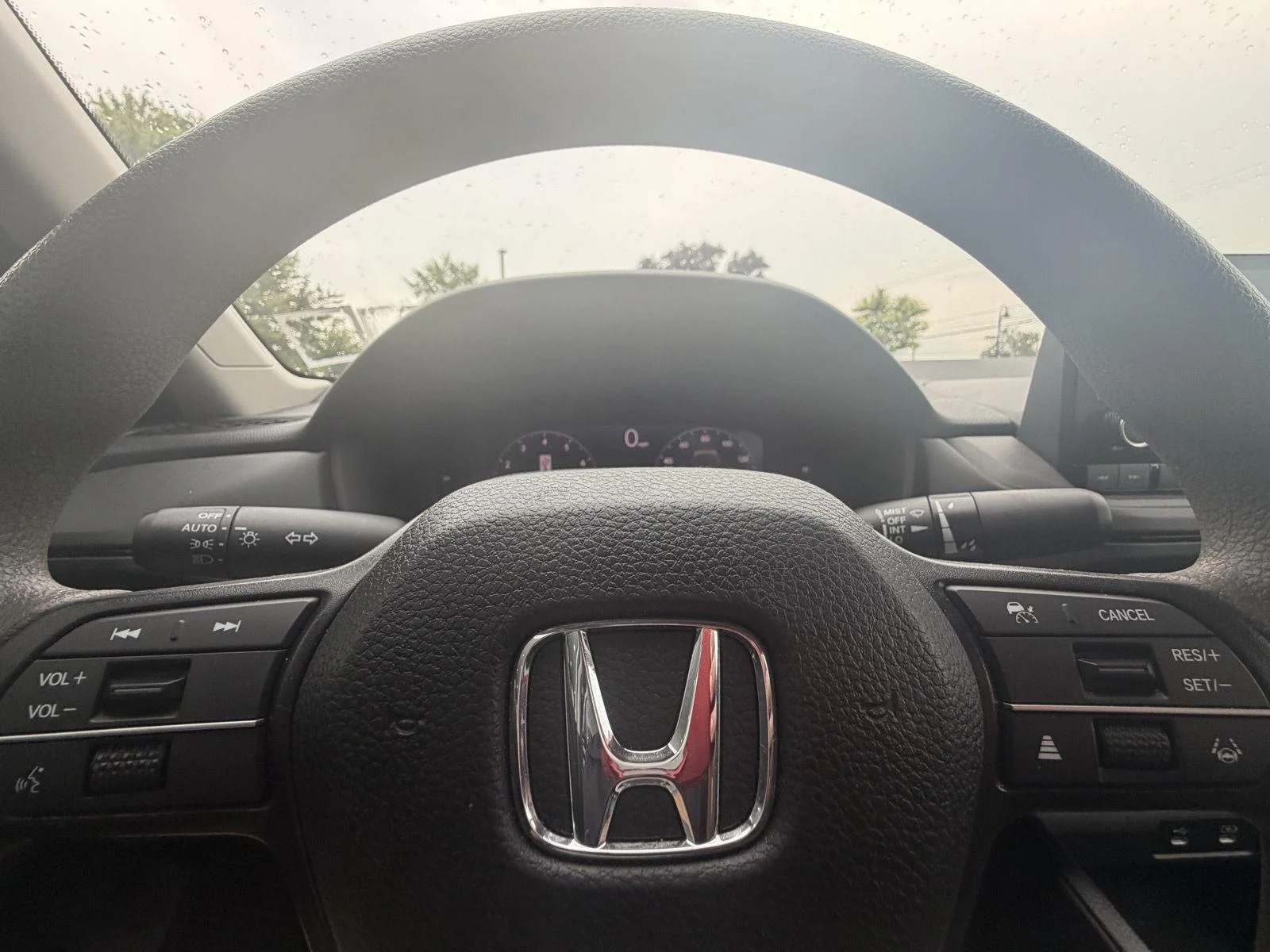 Used 2024 Platinum White Pearl Honda LX image 15
