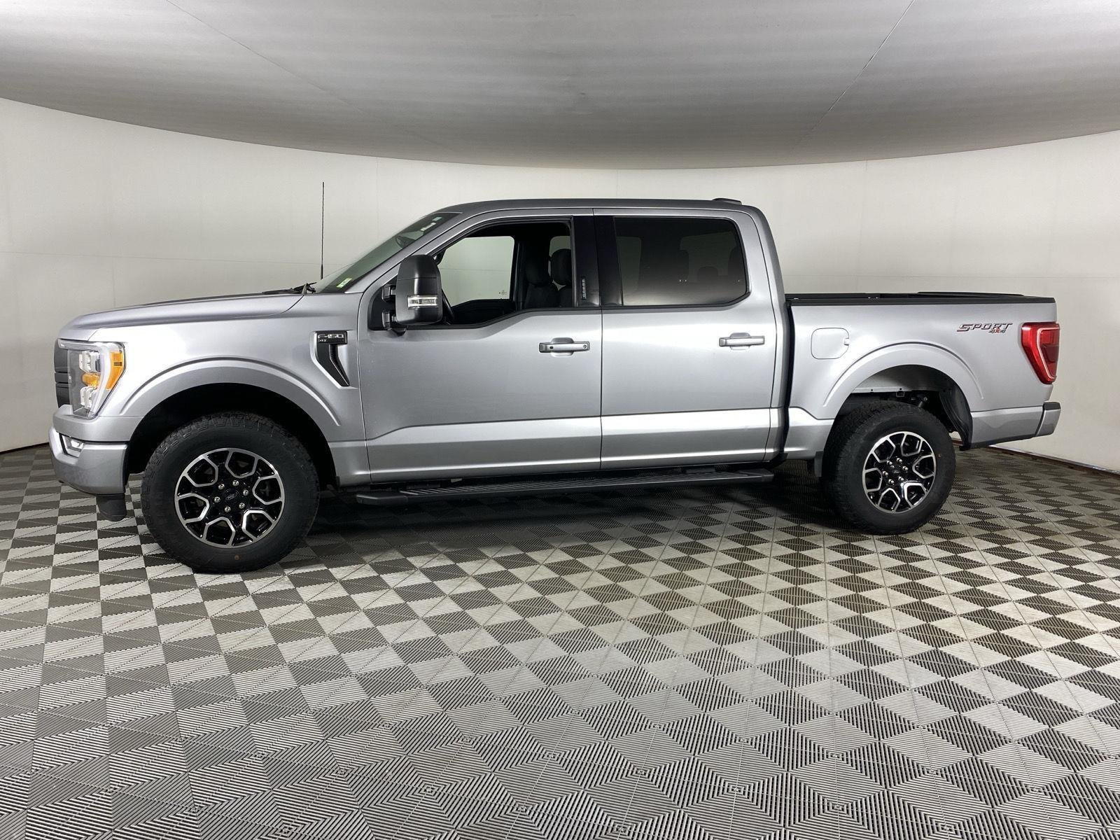 Used 2022 Iconic Silver Ford XLT image 5