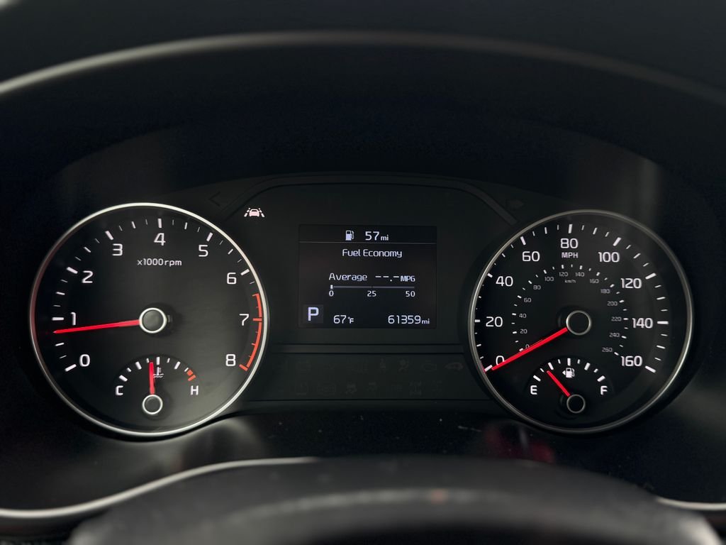 Used 2022 Snow White Pearl Kia LX image 16