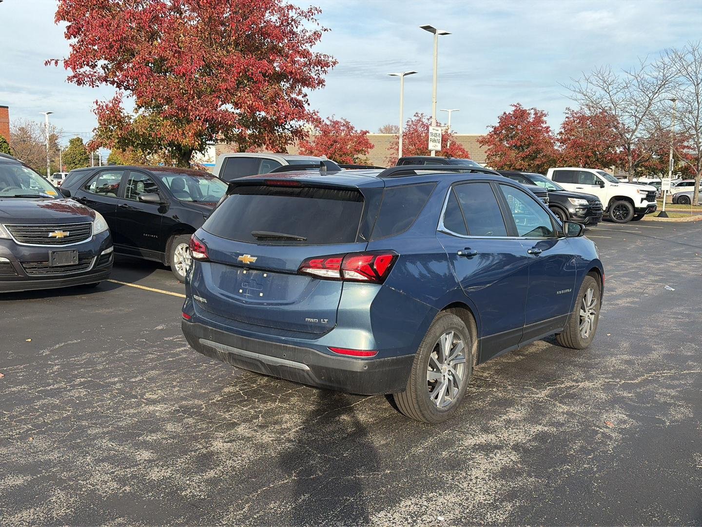 Used 2024 Lakeshore Blue Metallic Chevrolet LT image 7