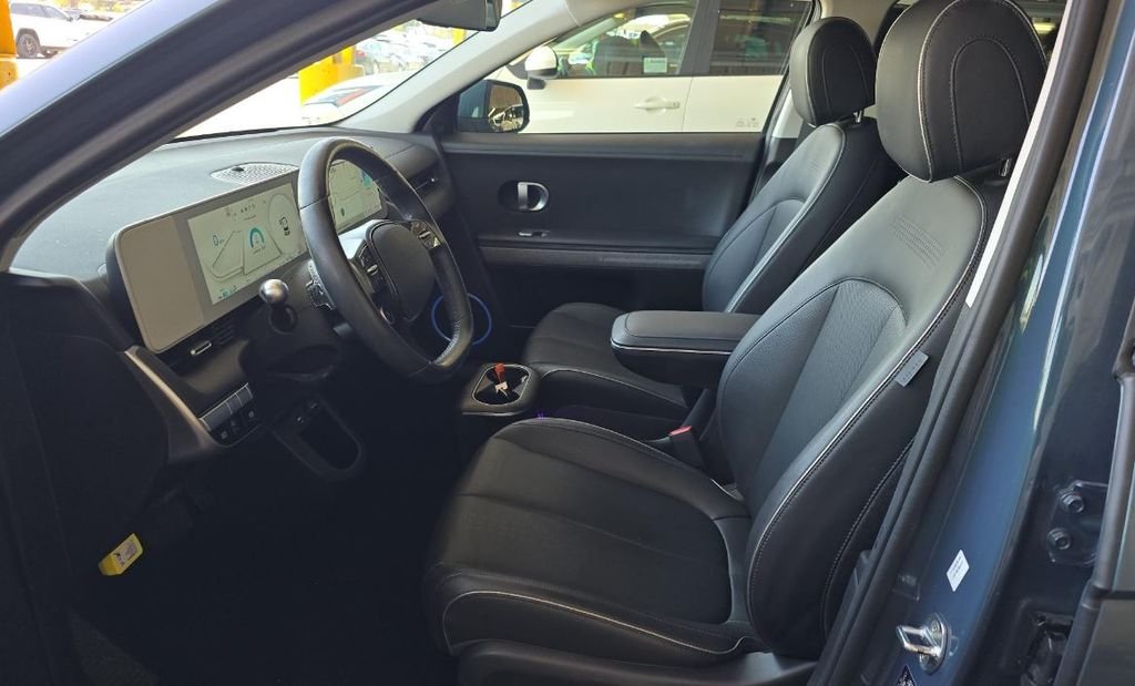 Used 2023 Green Hyundai SEL image 7