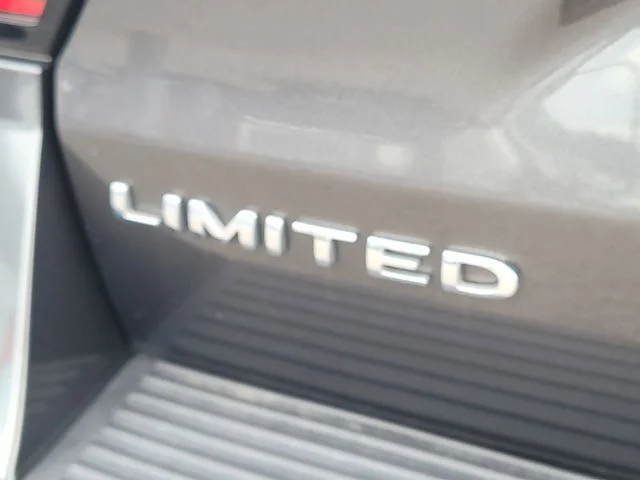 Used 2020 Gray Ford Limited image 10
