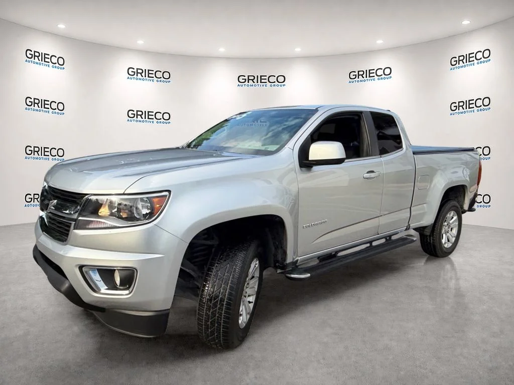 Used 2015 Silver Ice Metallic Chevrolet LT image 3