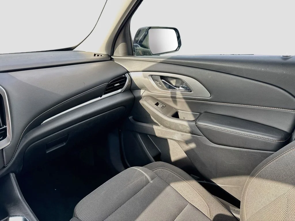 Used 2019 Gray Chevrolet LS image 27