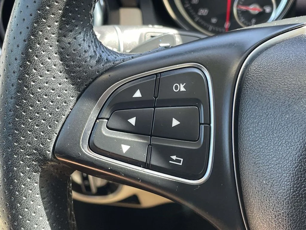Used 2018 Cirrus White Mercedes-Benz 250 4MATIC® image 9
