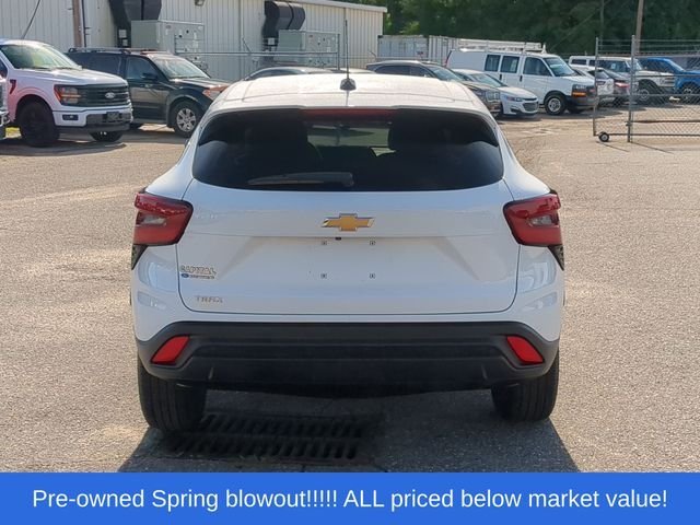Used 2025 White Chevrolet LS image 12