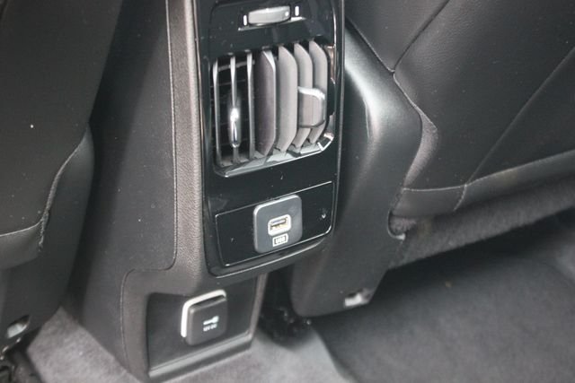 Used 2022 Gray Jeep Latitude image 25