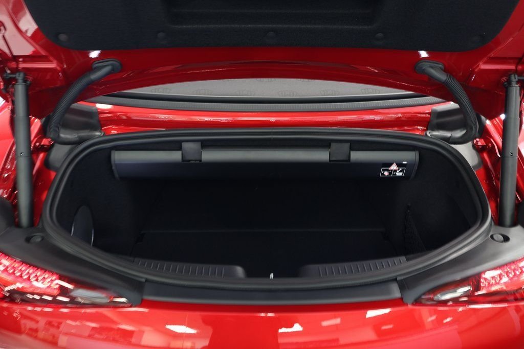 New 2026 MANUFAKTUR garnet red metallic (Red Ambiance) Mercedes-Benz Maybach SL 680 image 7